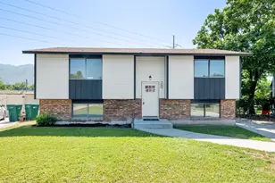 282 E 925 S, Layton, UT 84041 - Photo 2