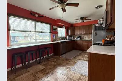 1130 E Hillcrest S, Springville, UT 84663 - Photo 6