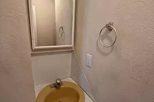 305 E 300 S, Provo, UT 84606 - Photo 32