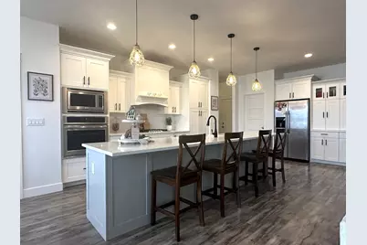 2216 N 3430 W, Clinton, UT 84015 - Photo 2