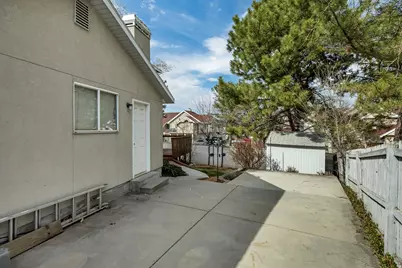 5446 S Crosspointe Cir, Taylorsville, UT 84123 - Photo 28