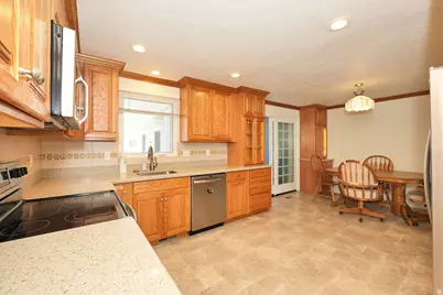 882 E 7905 S, Sandy, UT 84094 - Photo 8