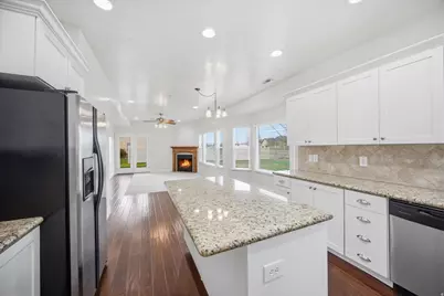 324 W Ironside Way, Farmington, UT 84025 - Photo 14