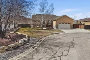 5325 S Bridle Circle, Oakley, UT 84055 - Photo 2