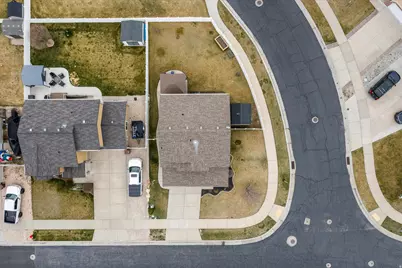 804 Willowbrook Ln, Pleasant View, UT 84404 - Photo 4