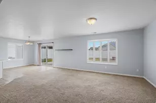 804 Willow Brook Ln, Pleasant View, UT 84404 - Photo 10