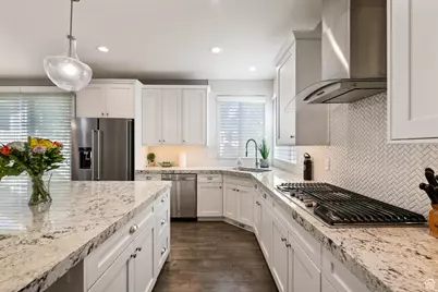 10695 S Dielsdorf Rd E, Sandy, UT 84092 - Photo 8