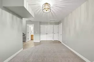 325 W Willow Way, Pleasant View, UT 84414 - Photo 8