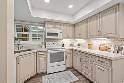 888 E 6895 S, Midvale, UT 84047 - Photo 10