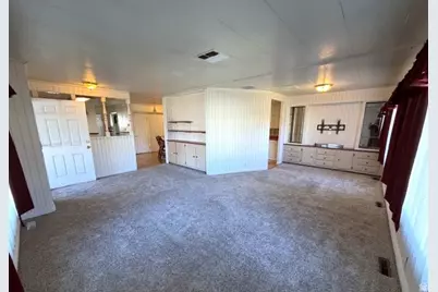 4583 S Monte Vista Dr, Taylorsville, UT 84123 - Photo 2