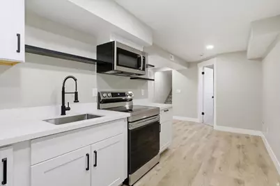 7034 W Copperhill Dr, West Valley, UT 84128 - Photo 16