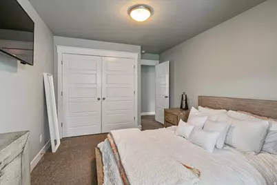 2052 W Phillips St, Kaysville, UT 84037 - Photo 24