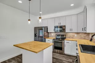 7077 S Greensand Dr, West Jordan, UT 84084 - Photo 16