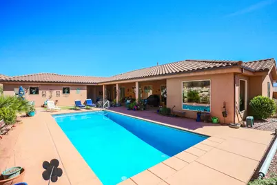 2317 E Greystone Dr, Saint George, UT 84790 - Photo 2