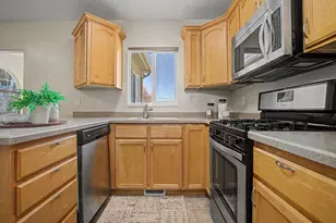 7914 S Harvel Dr, Sandy, UT 84070 - Photo 6