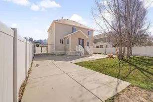 7914 S Harvel Dr, Sandy, UT 84070 - Photo 22