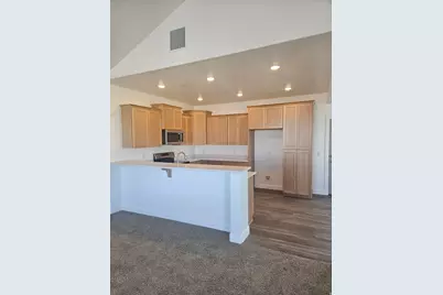 848 N 250 St E #B, Tooele, UT 84074 - Photo 2