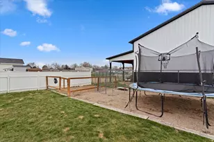1254 W 725 N, Clinton, UT 84015 - Photo 4