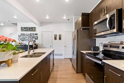 1556 E 460 S, Hyrum, UT 84319 - Photo 4