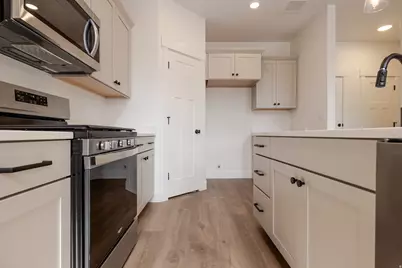 822 N Banner Dr #660, Saratoga Springs, UT 84045 - Photo 10