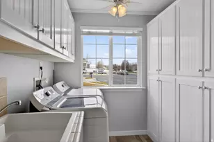 2487 W Lusterpointe Ln, West Jordan, UT 84088 - Photo 18