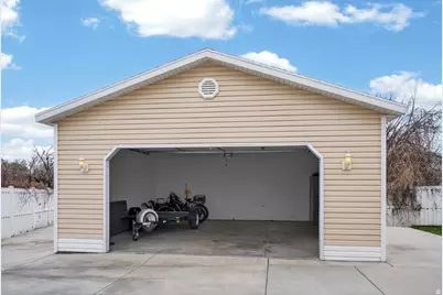 2487 W Lusterpointe Ln, West Jordan, UT 84088 - Photo 38