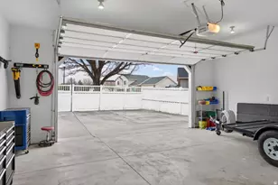 2487 W Lusterpointe Ln, West Jordan, UT 84088 - Photo 40