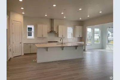 246 E Polaris Dr #109, Saratoga Springs, UT 84045 - Photo 2