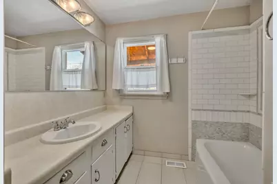 135 N Main St, Pleasant Grove, UT 84062 - Photo 16