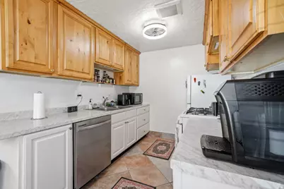 1524 W Merlin Dr, Provo, UT 84601 - Photo 12