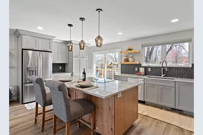 852 E Dusty Rock Pl, Sandy, UT 84094 - Photo 2