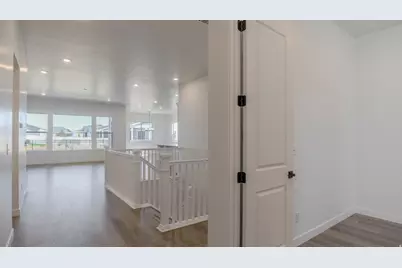 272 E Polaris Dr S #111, Saratoga Springs, UT 84045 - Photo 4