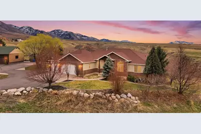 366 E 6600 S, Hyrum, UT 84319 - Photo 2