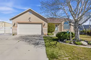 3642 W Angus Dr, South Jordan, UT 84009 - Photo 2