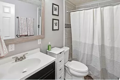 2113 E 1200 N, Layton, UT 84040 - Photo 38