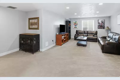 2113 E 1200 N, Layton, UT 84040 - Photo 36