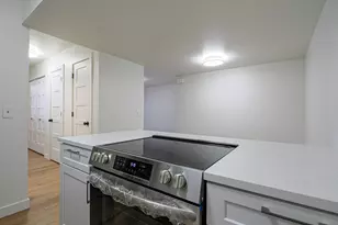 4836 S Highland Cir, Holladay, UT 84117 - Photo 12