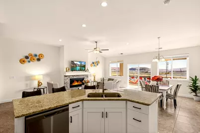 498 E Todd Pl, Washington, UT 84780 - Photo 16