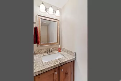 1818 W 5050 S, Roy, UT 84067 - Photo 8