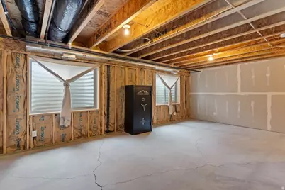 1818 W 5050 S, Roy, UT 84067 - Photo 26