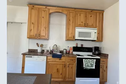 664 E Center St, Logan, UT 84321 - Photo 12