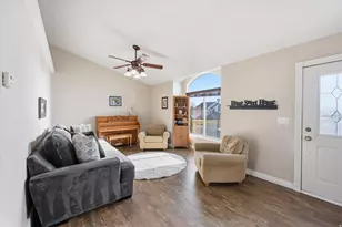 257 S 950 W, Layton, UT 84041 - Photo 6