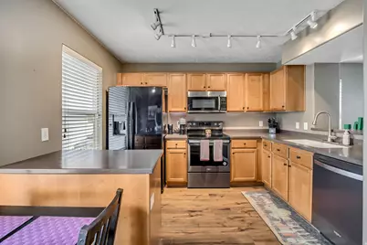 269 W Apple Cross Way S, Murray, UT 84107 - Photo 2