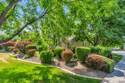 4568 W Temple Shadows Dr, Cedar Hills, UT 84062 - Photo 34