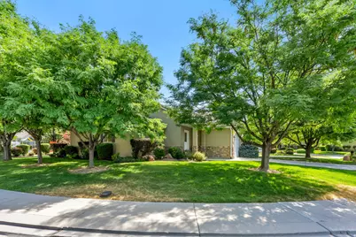 4568 W Temple Shadows Dr, Cedar Hills, UT 84062 - Photo 32