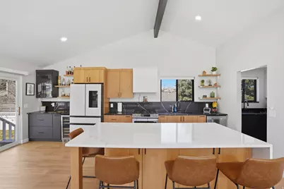 2853 E Willow Dr, Sandy, UT 84093 - Photo 12