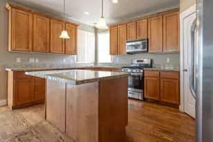 1420 E Firelight Way, Sandy, UT 84092 - Photo 10