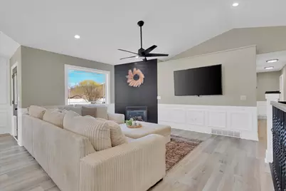 751 E 440 S, Hyrum, UT 84319 - Photo 6