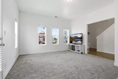 11638 S Skyward Rd W, South Jordan, UT 84009 - Photo 4