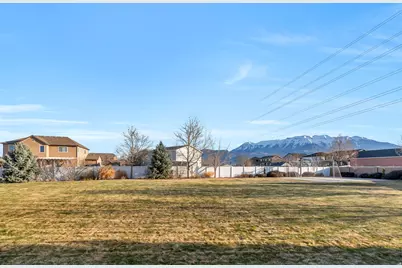 326 W Shoreline Ct, Vineyard, UT 84059 - Photo 52